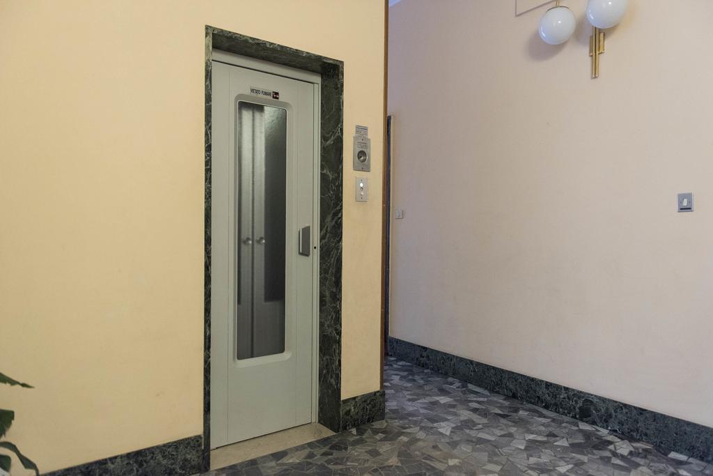 Pied A Terre Sant'Agostino Apartment Милано Екстериор снимка