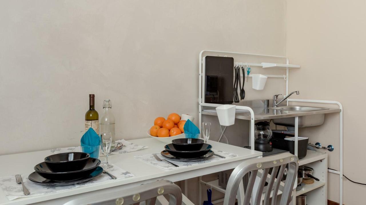 Pied A Terre Sant'Agostino Apartment Милано Екстериор снимка